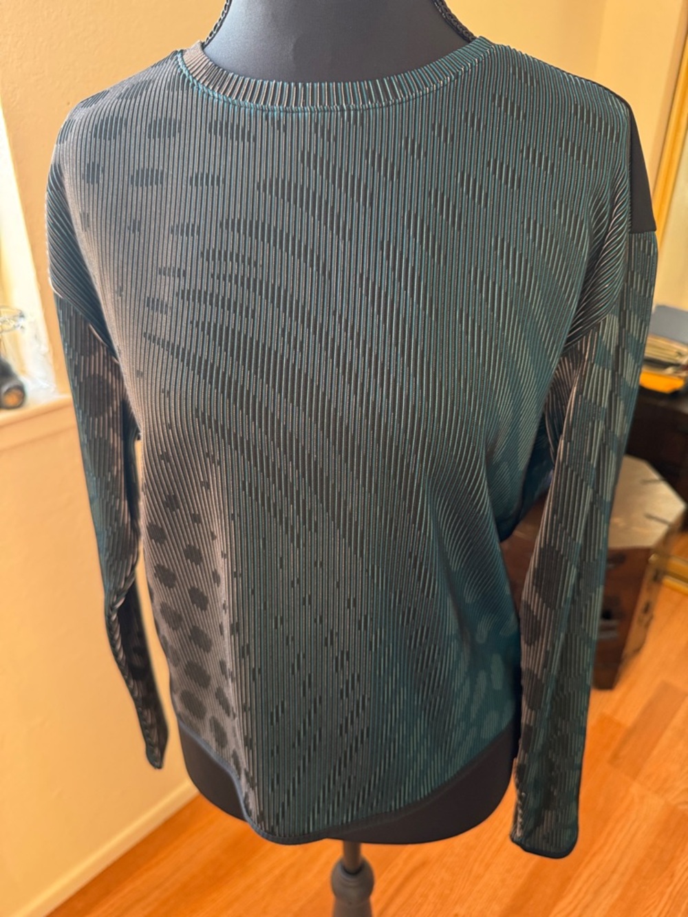 Nike Running Division Long Sleeve Performance Top,size XS - Picture 7 of 7